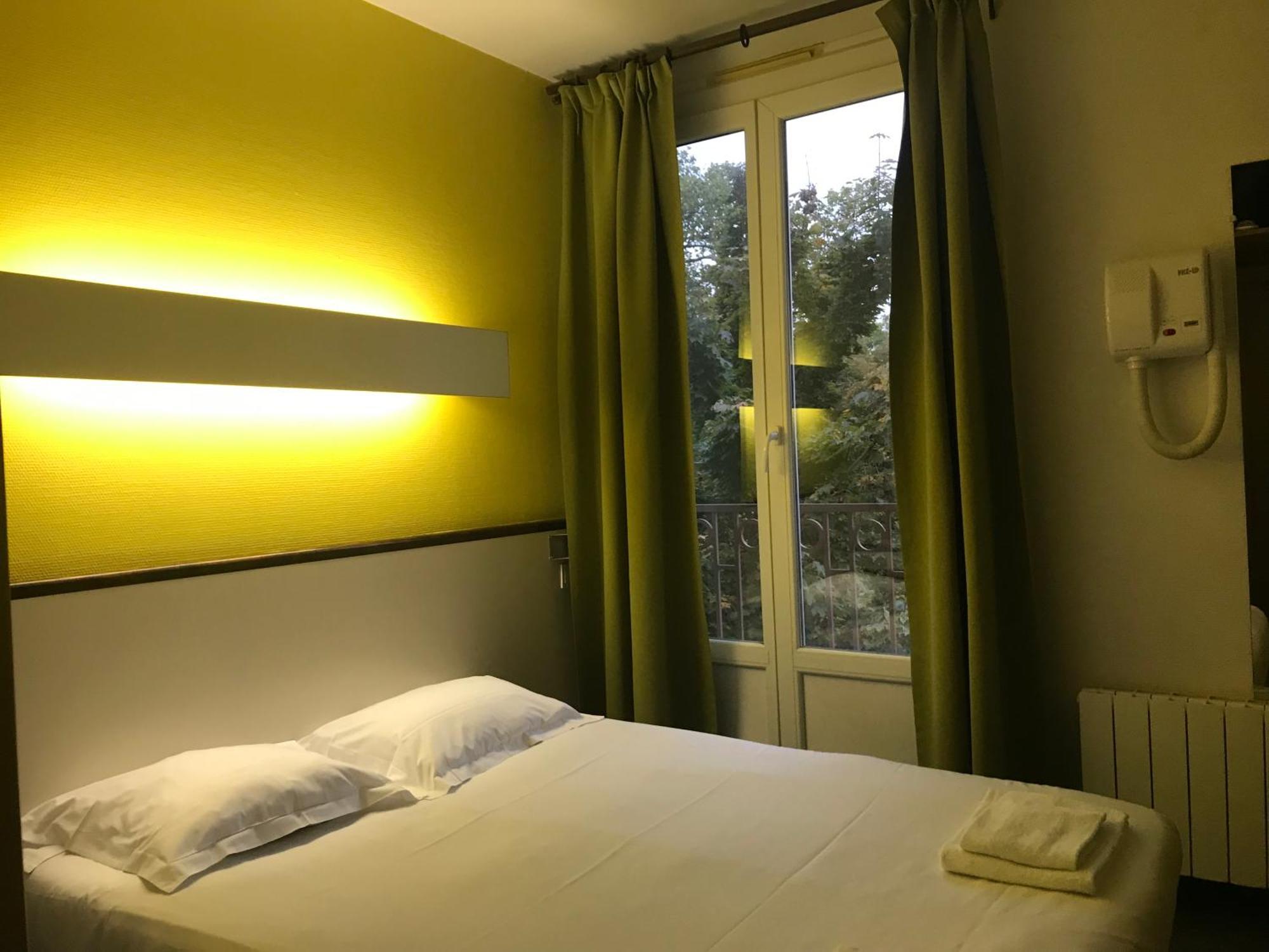 Hotel Couleurs Sud Centre-Ville Gare Charleville-Mézières المظهر الخارجي الصورة