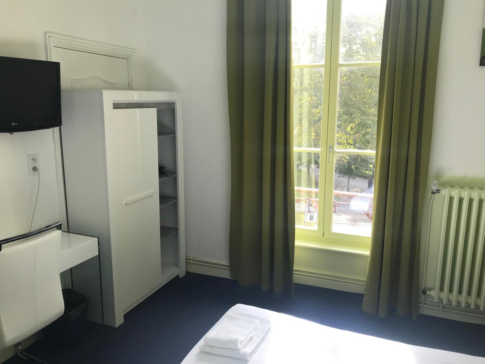 Hotel Couleurs Sud Centre-Ville Gare Charleville-Mézières المظهر الخارجي الصورة