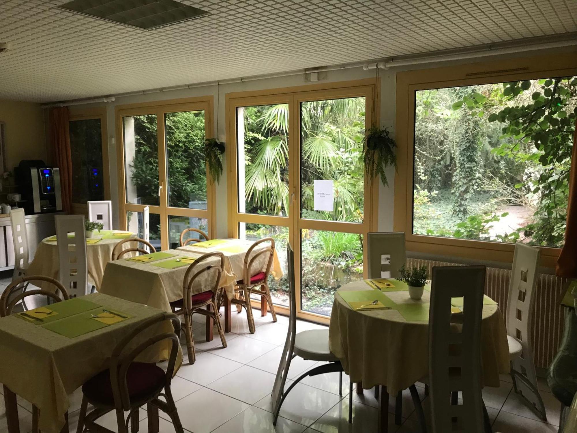 Hotel Couleurs Sud Centre-Ville Gare Charleville-Mézières المظهر الخارجي الصورة