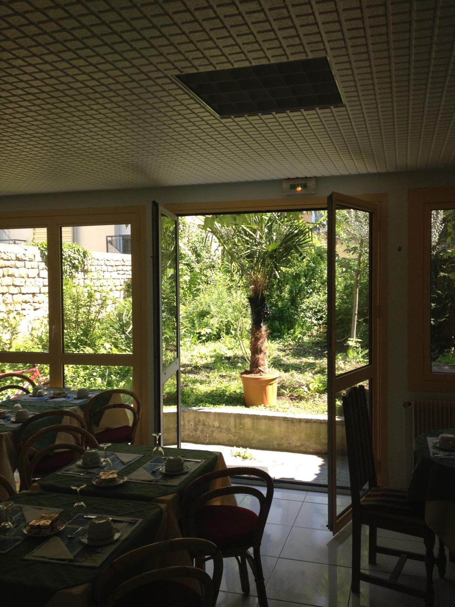 Hotel Couleurs Sud Centre-Ville Gare Charleville-Mézières المظهر الخارجي الصورة